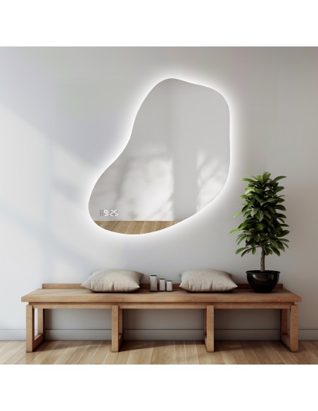 Kúpeľňové zrkadlo nepravidelného tvaru s digitálnymi hodinami - KWARC LED PREMIUM