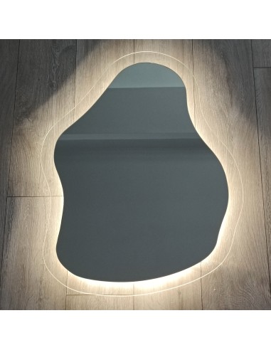 Zrkadlo s organickým tvarom na float...