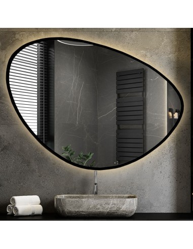 Zrkadlo s nepravidelným tvarom v... Zrkadlo s nepravidelným tvarom v...