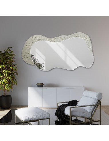 Nepravidelné zrkadlo na starožitnom...