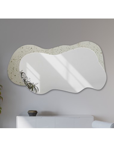 Nepravidelné zrkadlo na starožitnom...