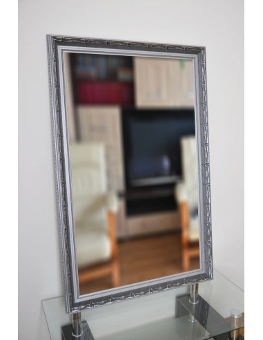 Zrkadlo v ozdobnom striebornom ráme -... Zrkadlo v ozdobnom striebornom ráme -...
