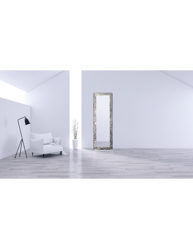 Luxusné nástenné zrkadlo v bohato... Luxusné nástenné zrkadlo v bohato...