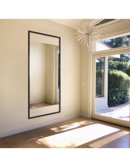 Zrkadlo v čiernom ráme s otvorenými priestormi zhora nadol - ERATO - farba rámu podľa vášho výberu