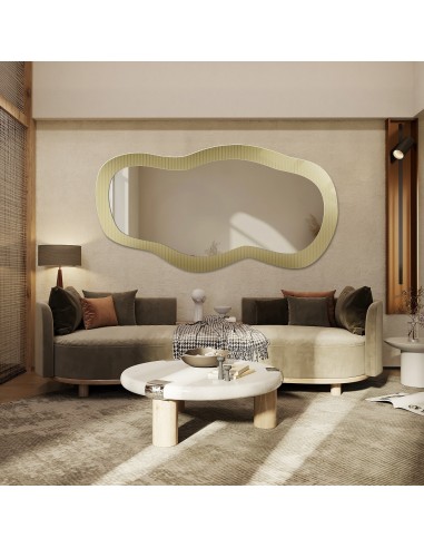 Dekoratívne zrkadlo na ornamentálnom... Dekoratívne zrkadlo na ornamentálnom...