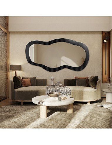 Dekoratívne zrkadlo na ornamentálnom... Dekoratívne zrkadlo na ornamentálnom...