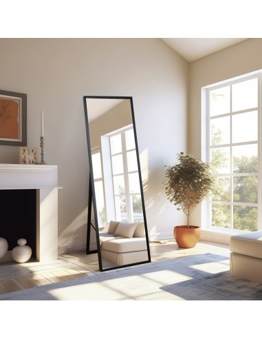 Stojace zrkadlo do šatne v tenkom...