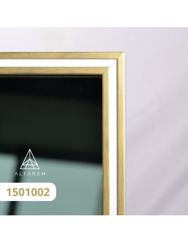 Zrkadlo v jemnom dekoratívnom...