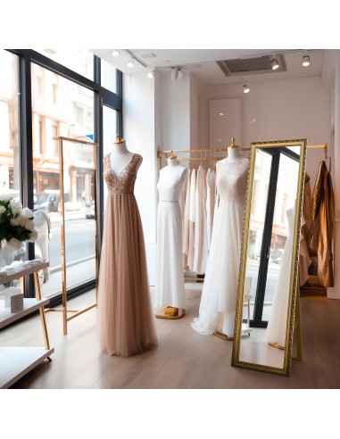 Stojace zrkadlo v ozdobnom drevenom...