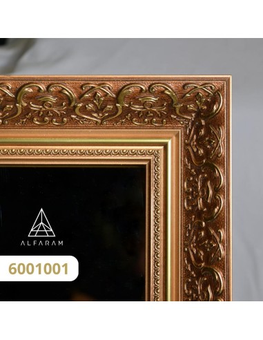 Zrkadlo v bohatom ornamentálnom ráme... Zrkadlo v bohatom ornamentálnom ráme...