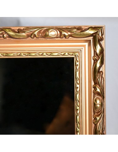 Zrkadlo v zlatom ozdobnom drevenom...