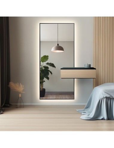 Moderné zrkadlo v ráme s výrezom na...