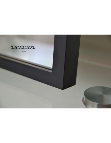 Zrkadlo v jednoduchom elegantnom ráme... Zrkadlo v jednoduchom elegantnom ráme...