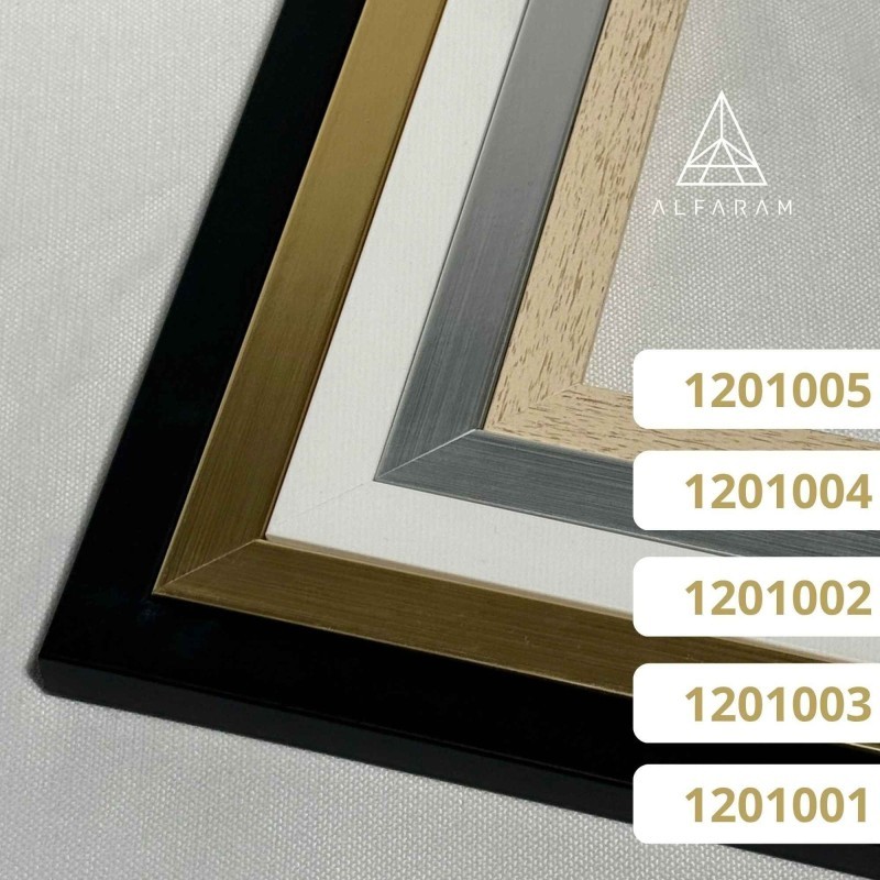 Obdĺžnikové zrkadlo v minimalistickom zlatom ráme 1201