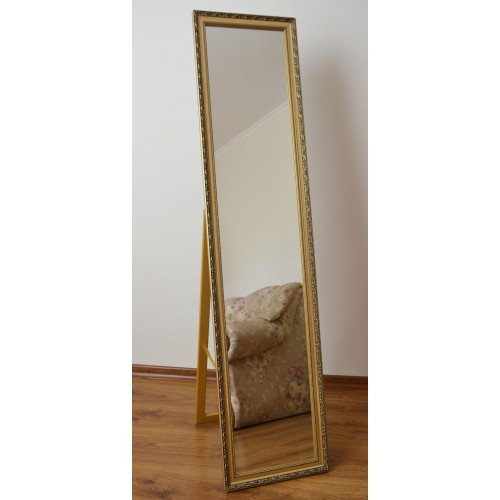 Stojace zrkadlo v ozdobnom...