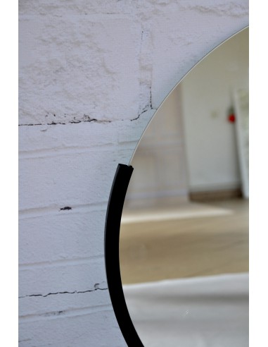 Okrúhle modernistické zrkadlo v MDF...