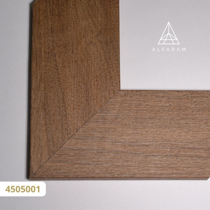 Zrkadlo v hnedom drevenom ráme – 4505001