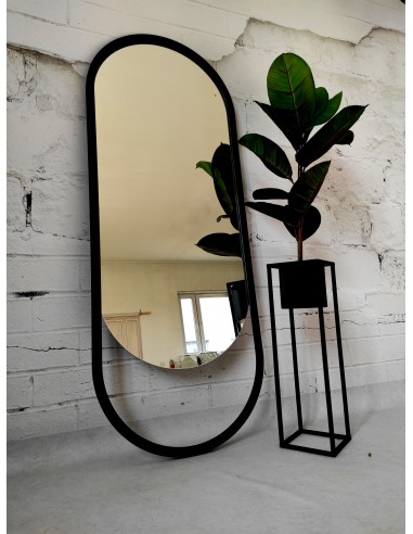 Oválne zrkadlo v čiernom matnom mdf...