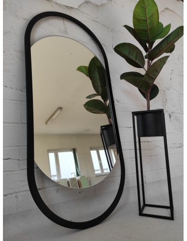 Oválne zrkadlo v čiernom matnom mdf...