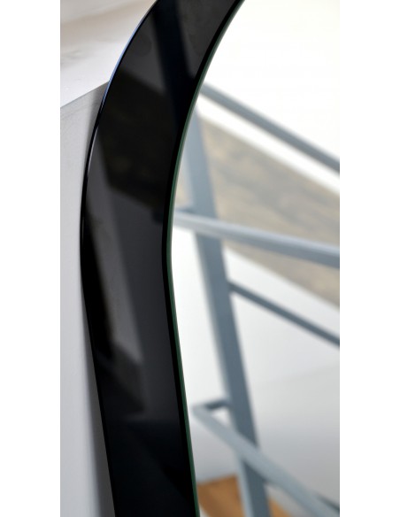 Polovičné oválne zrkadlo s dekoratívnym čiernym lakobelom - KOSMA