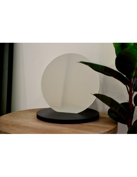 Dekoratívne okrúhle kozmetické zrkadlo na stojane - BLUM III