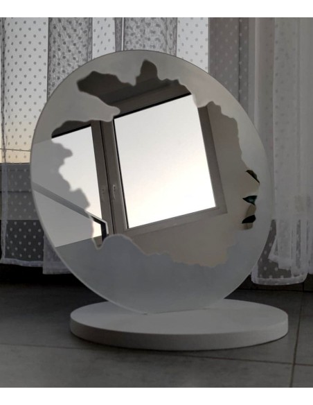 Okrúhle kozmetické zrkadlo na stojane - BLUMI