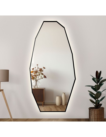 Dekoratívne zrkadlo s ostrým organickým tvarom v ráme s osvetlením - PIRYT V RÁME LED